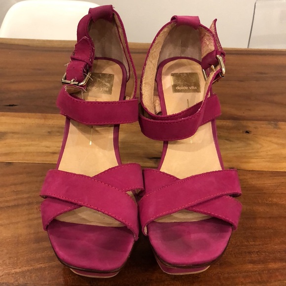 Fuchsia Dolce Vita Heels with peekaboo high heel. Suede. 9.5 - Picture 3 of 8